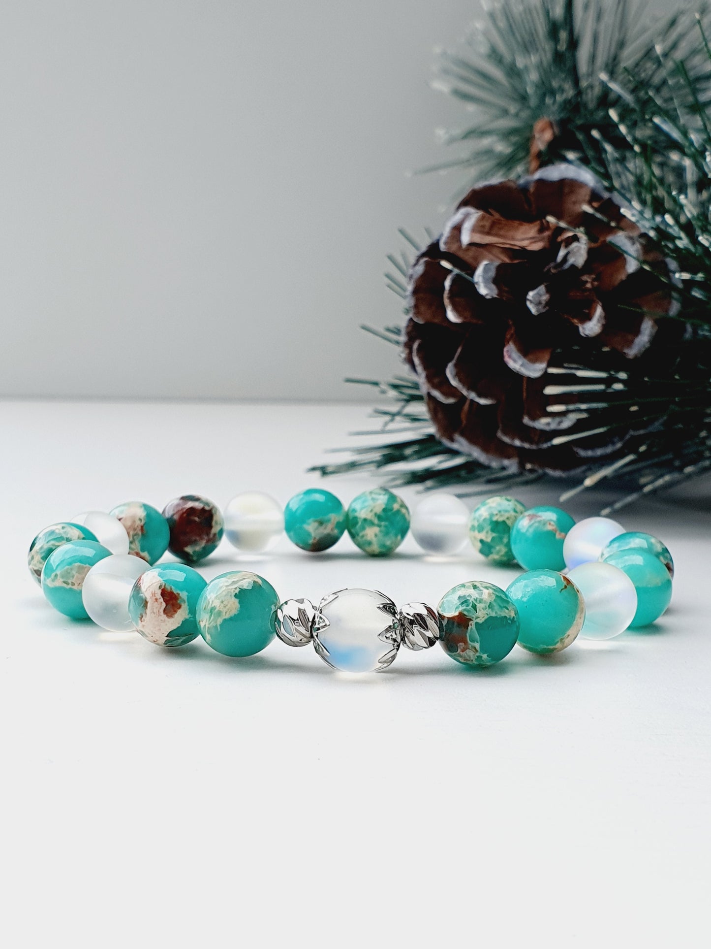 Regalite and Moonstone natural stone 8mm beaded bracelet, gift box jewellery
