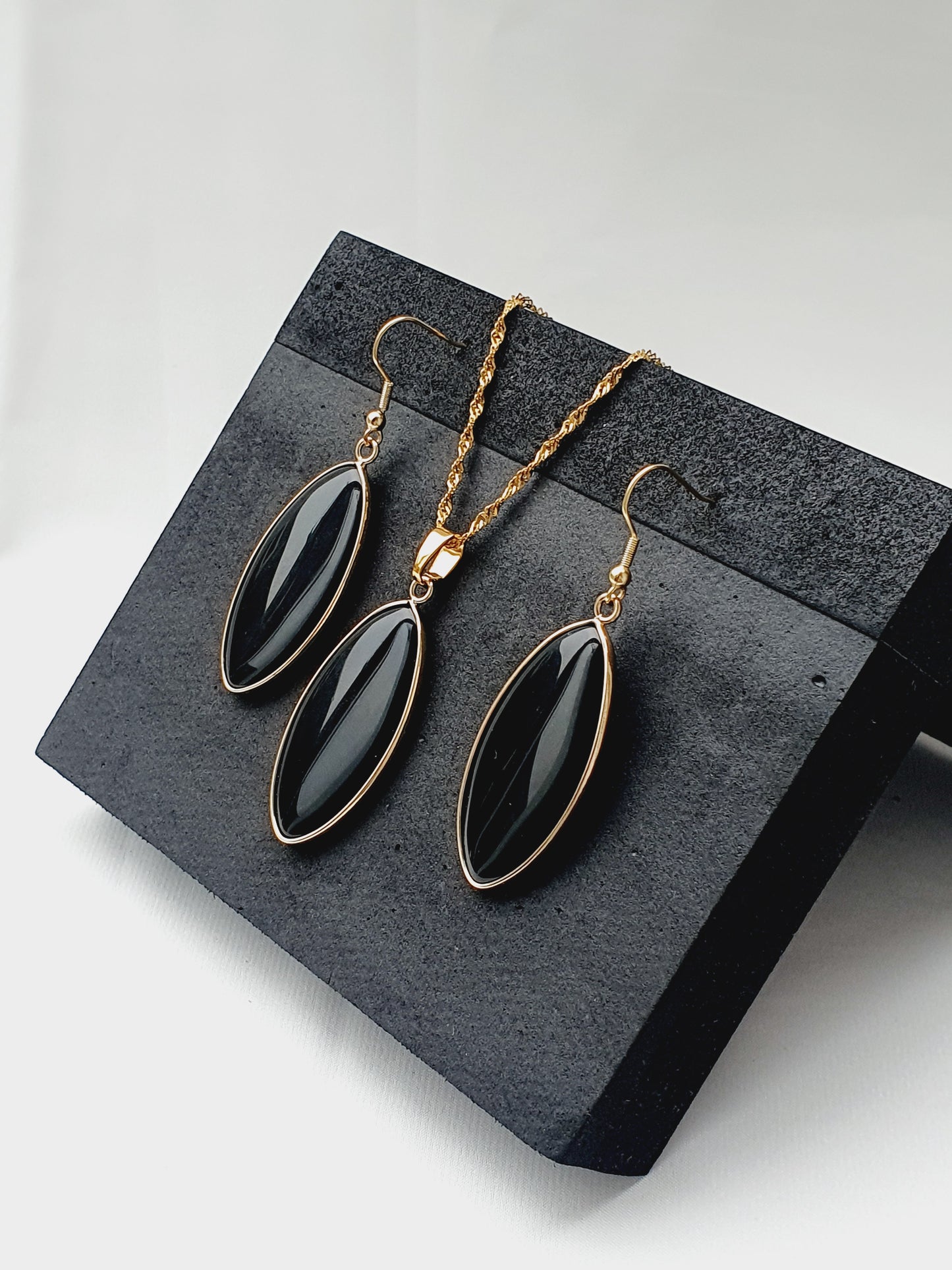 Obsidian natural stone jewellery set, bracelet earrings and necklace, 8mm beaded, 18k gold plated, Uk