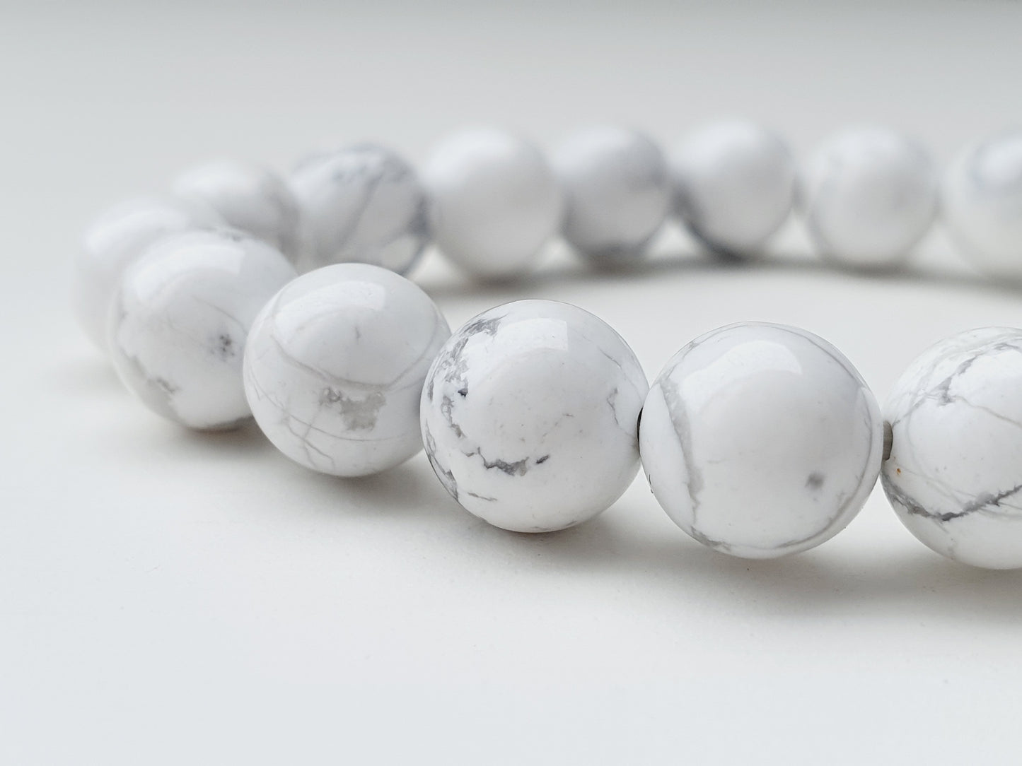 Howlite natural stone bracelet 8mm bead